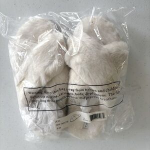NWT Tahari Lexi slide on slippers in off white size 6